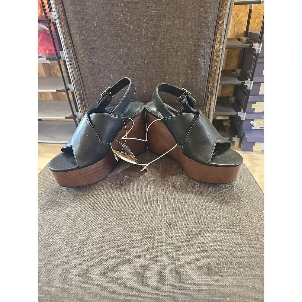 Women's Naomi Wood Wedge Heels with Memory Foam Insole - Universal Thread Size 6